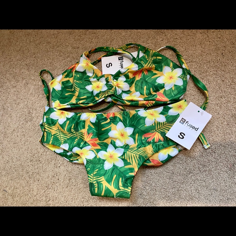 ☀️SOLD☀️Fused Hawaii Bikini